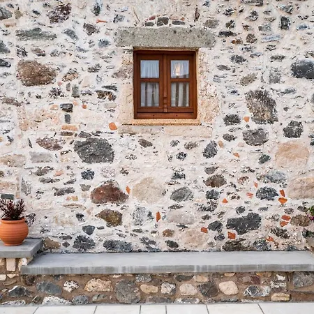 Paradisi Stone House コス・タウン