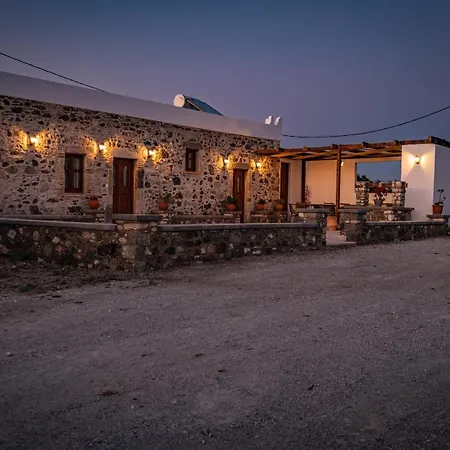 Paradisi Stone House Сasa de vacaciones