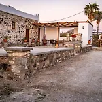 Paradisi Stone House Hébergement de vacances