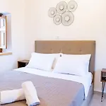 Paradisi Stone House *