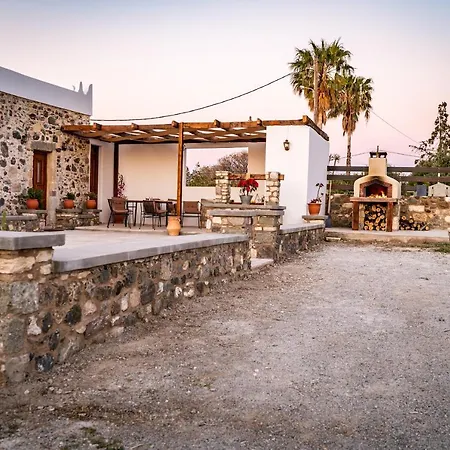 Paradisi Stone House Prázdninový dům *