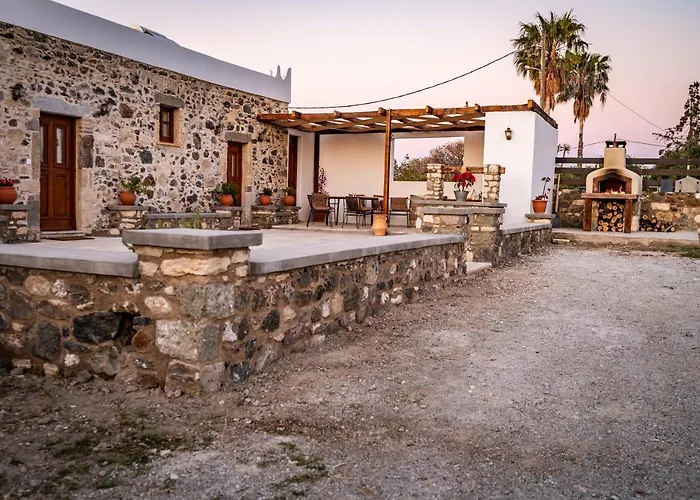 Paradisi Stone House Vakantiehuis